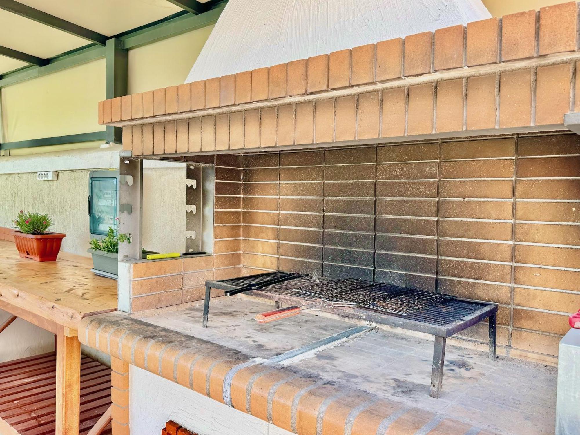 Doramarie With Private Pool By Dadovillas Willa *